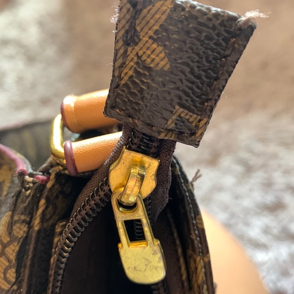 Satchel - Picture 5 of 7